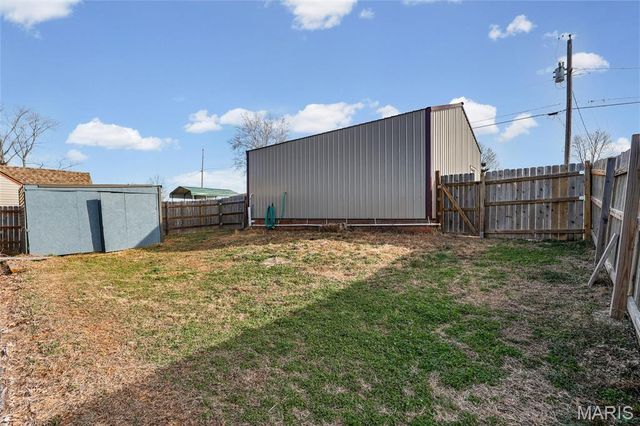 407 N 11th Street, De Soto, MO 63020