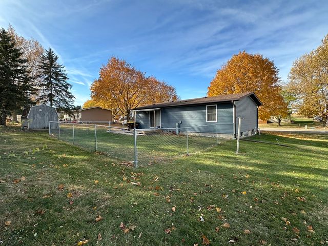 116 Pepin Drive, Lena, IL 61048