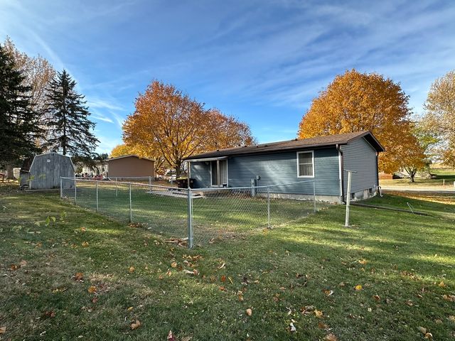 116 Pepin Drive, Lena, IL 61048