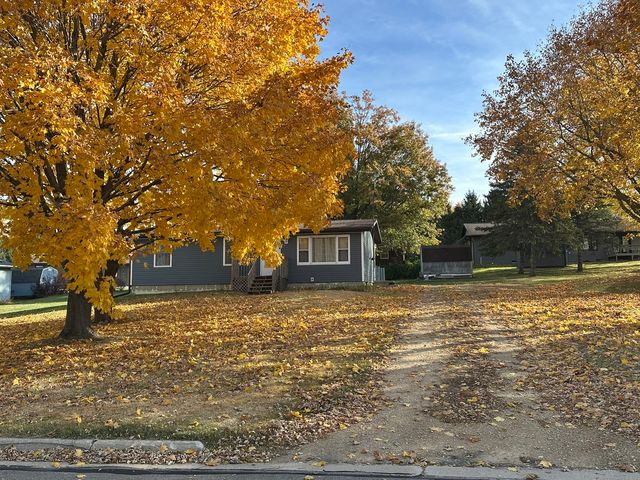 116 Pepin Drive, Lena, IL 61048