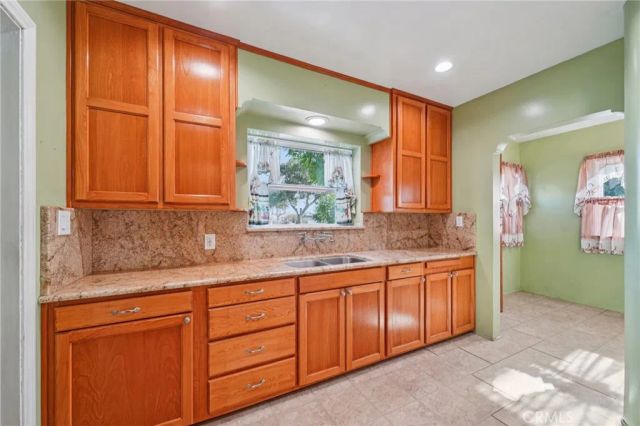 1002 N Florence Avenue, Colton, CA 92324