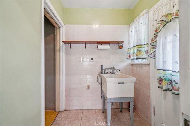 1002 N Florence Avenue, Colton, CA 92324