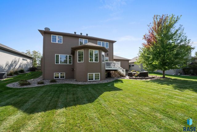716 W Laquinta St Street, Sioux Falls, SD 57108