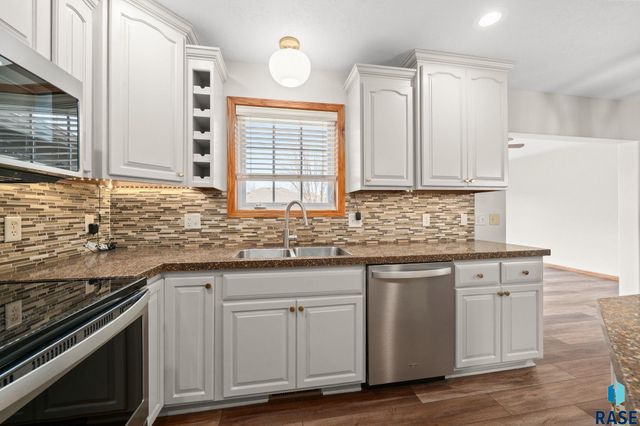 716 W Laquinta St Street, Sioux Falls, SD 57108