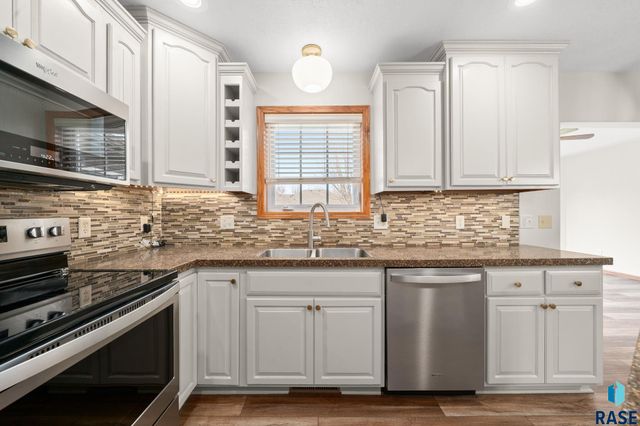 716 W Laquinta St Street, Sioux Falls, SD 57108