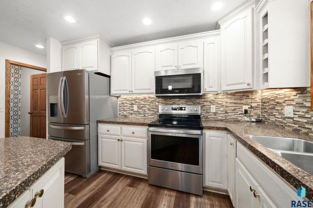 716 W Laquinta St Street, Sioux Falls, SD 57108