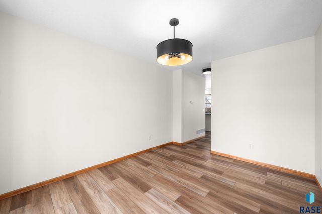 716 W Laquinta St Street, Sioux Falls, SD 57108