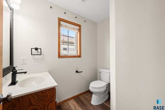 716 W Laquinta St Street, Sioux Falls, SD 57108