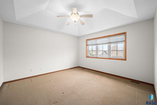 716 W Laquinta St Street, Sioux Falls, SD 57108