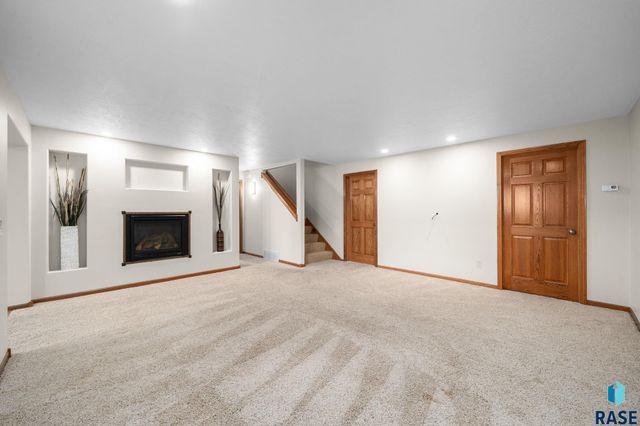 716 W Laquinta St Street, Sioux Falls, SD 57108