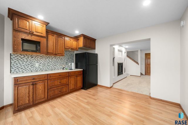 716 W Laquinta St Street, Sioux Falls, SD 57108