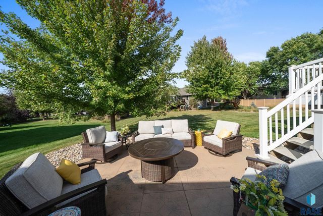 716 W Laquinta St Street, Sioux Falls, SD 57108