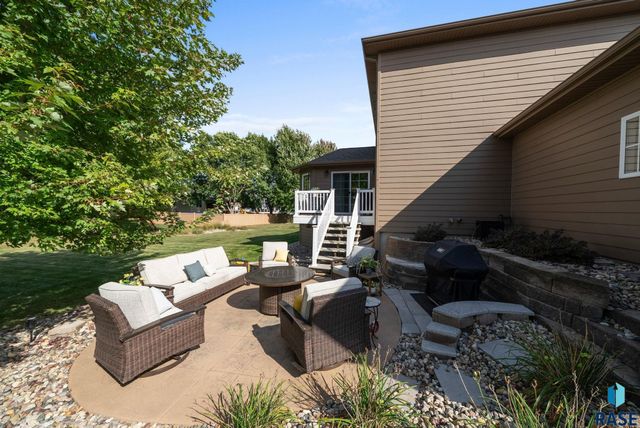 716 W Laquinta St Street, Sioux Falls, SD 57108