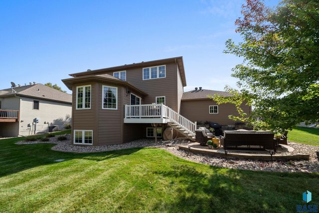 716 W Laquinta St Street, Sioux Falls, SD 57108