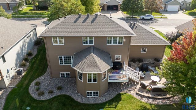 716 W Laquinta St Street, Sioux Falls, SD 57108