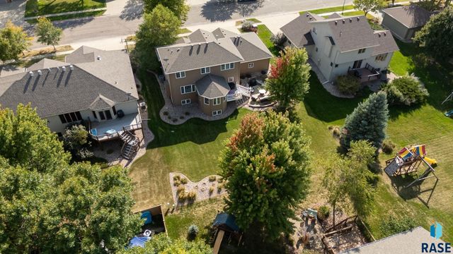 716 W Laquinta St Street, Sioux Falls, SD 57108