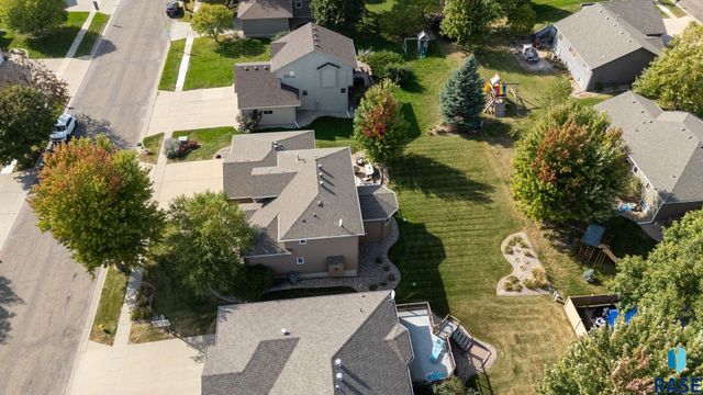 716 W Laquinta St Street, Sioux Falls, SD 57108