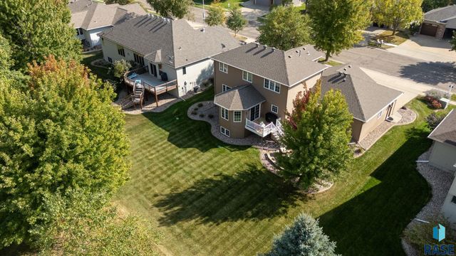 716 W Laquinta St Street, Sioux Falls, SD 57108