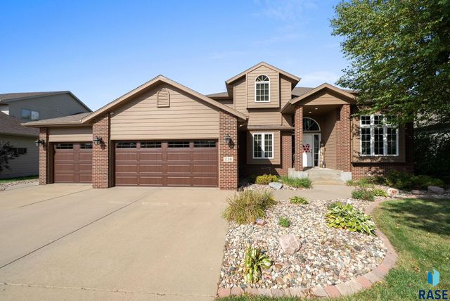 716 W Laquinta St Street, Sioux Falls, SD 57108