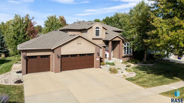 716 W Laquinta St Street, Sioux Falls, SD 57108