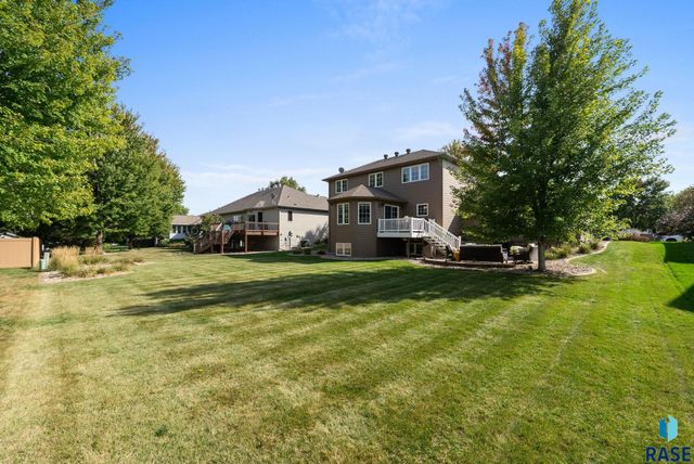 716 W Laquinta St Street, Sioux Falls, SD 57108