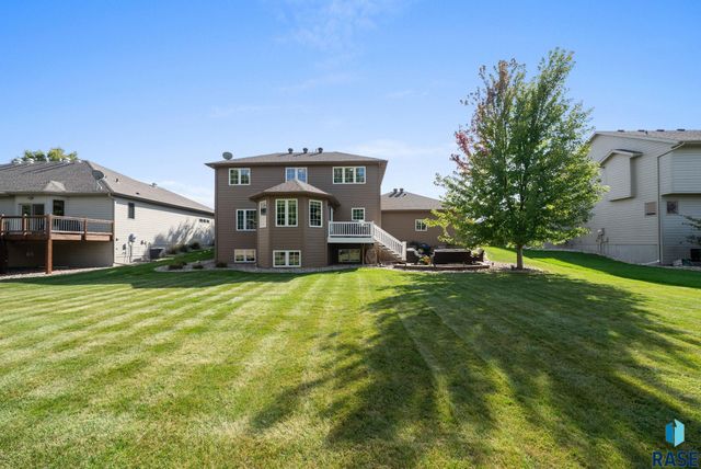 716 W Laquinta St Street, Sioux Falls, SD 57108