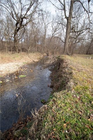 16576 W HWY 12, Gentry, AR 72734