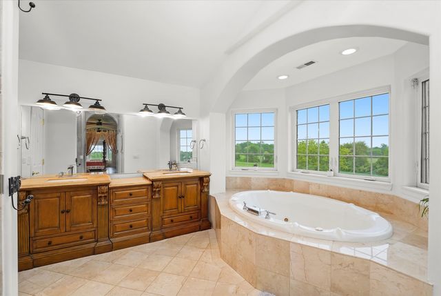 16512 Nelson Road, Woodstock, IL 60098