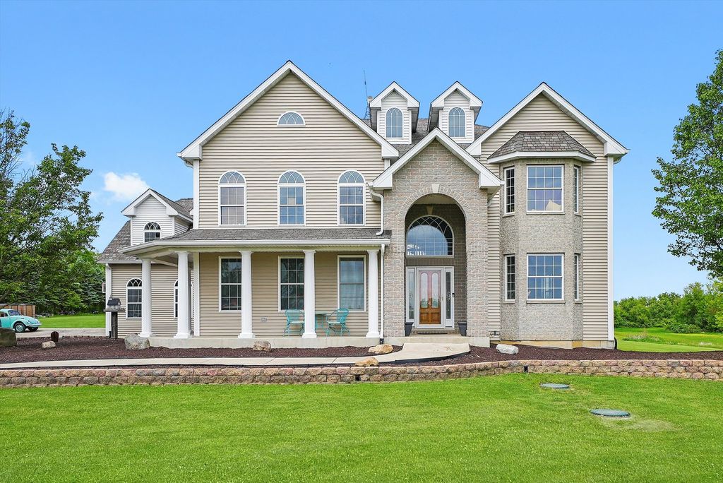 16512 Nelson Road, Woodstock, IL 60098