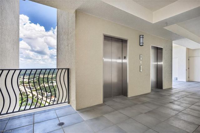 3000 Oasis Grand BLVD MPH3, Fort Myers, FL 33916