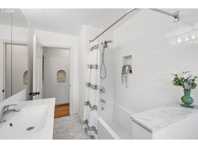 5816 Ne 24TH Ave, Portland, OR 97211