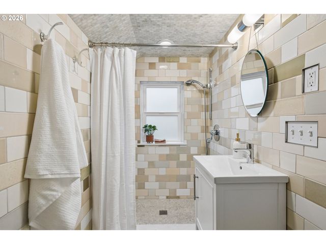 5816 Ne 24TH Ave, Portland, OR 97211