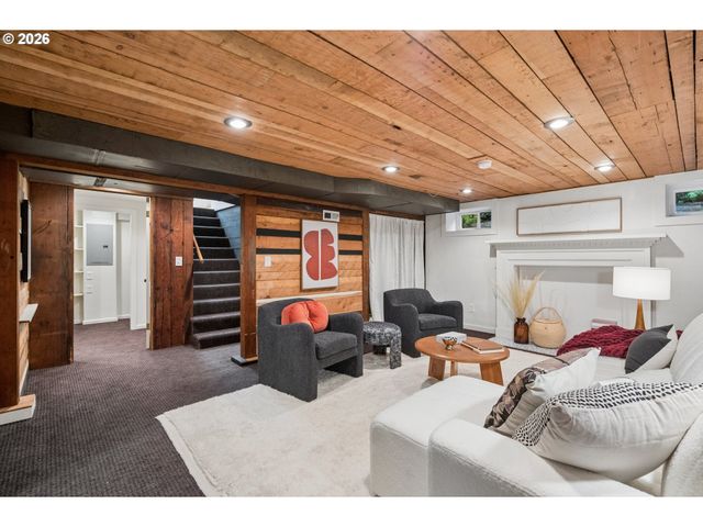 5816 Ne 24TH Ave, Portland, OR 97211