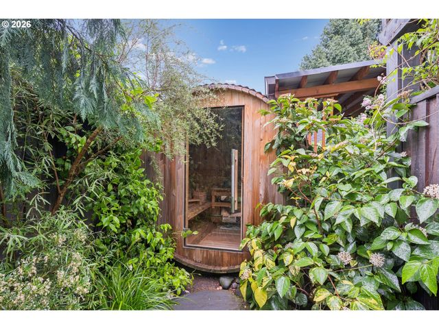 5816 Ne 24TH Ave, Portland, OR 97211