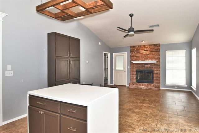 1105 N Hemlock Avenue, Broken Arrow, OK 74012