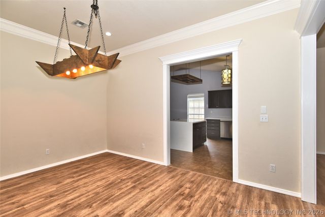 1105 N Hemlock Avenue, Broken Arrow, OK 74012