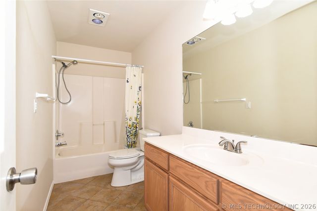 1105 N Hemlock Avenue, Broken Arrow, OK 74012