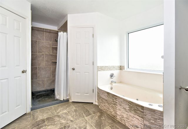 1105 N Hemlock Avenue, Broken Arrow, OK 74012