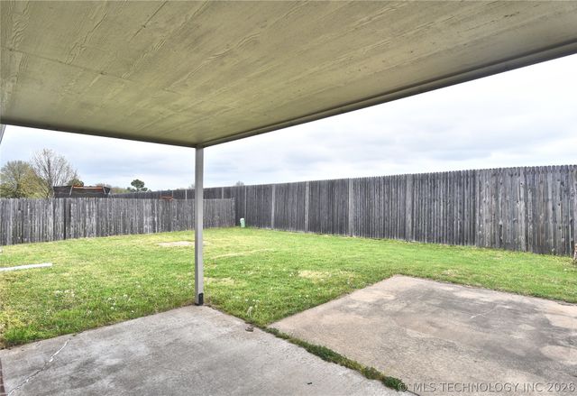 1105 N Hemlock Avenue, Broken Arrow, OK 74012