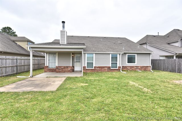 1105 N Hemlock Avenue, Broken Arrow, OK 74012