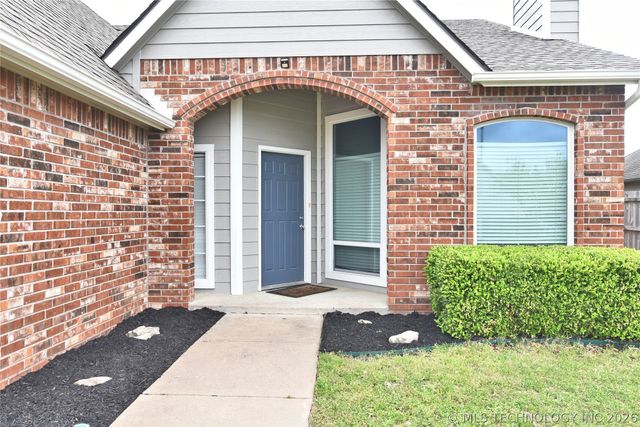 1105 N Hemlock Avenue, Broken Arrow, OK 74012