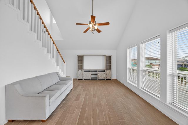 4207 Reeves Drive, Galveston, TX 77554