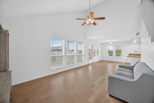 4207 Reeves Drive, Galveston, TX 77554