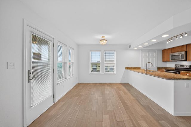 4207 Reeves Drive, Galveston, TX 77554