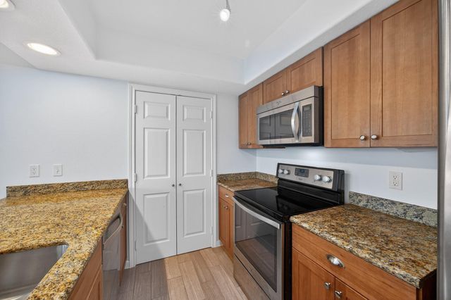 4207 Reeves Drive, Galveston, TX 77554