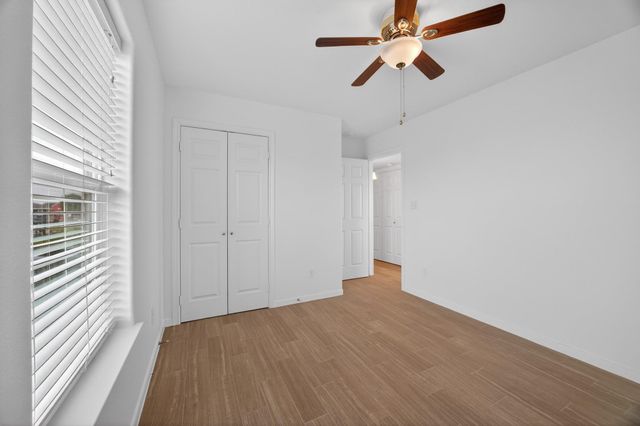 4207 Reeves Drive, Galveston, TX 77554