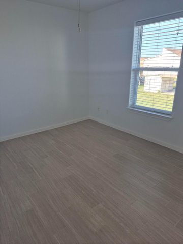 4207 Reeves Drive, Galveston, TX 77554