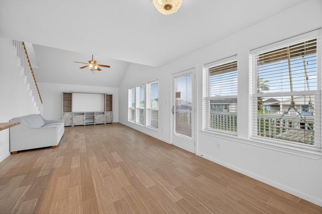 4207 Reeves Drive, Galveston, TX 77554