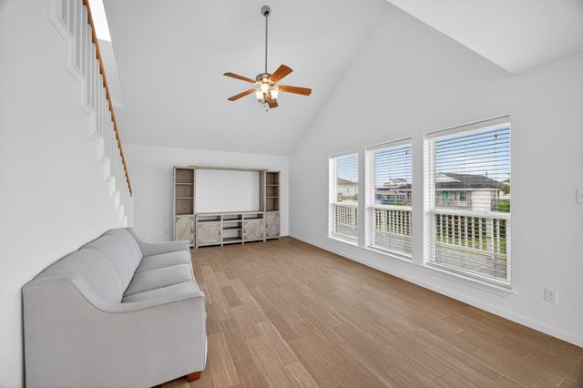 4207 Reeves Drive, Galveston, TX 77554