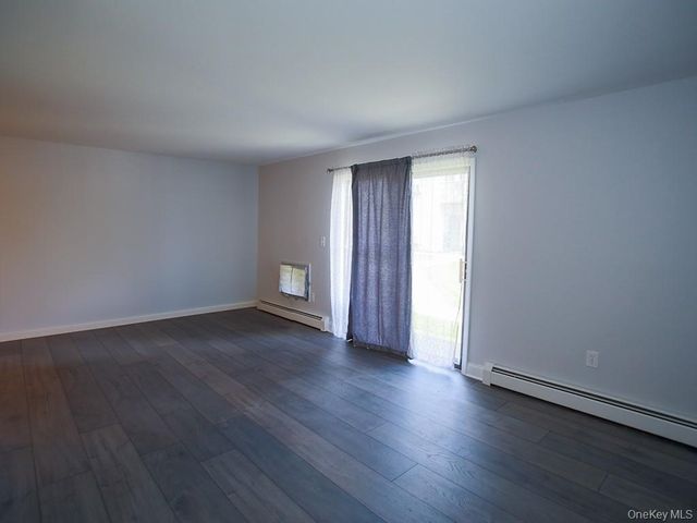 226 Concord Lane, Middletown, NY 10940
